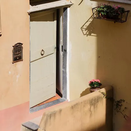 145 - Casa Del Capitano Centro Imperia,300metri Dal Mare