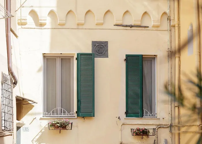 145 - Casa Del Capitano Centro Imperia,300metri Dal Mare